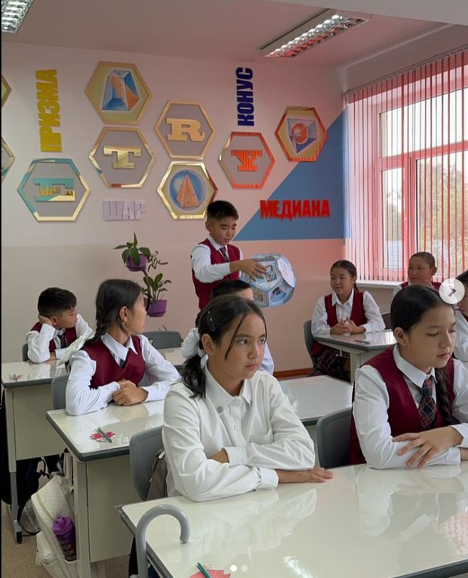 “Зорлық-зомбылықсыз балалық шақ”апталығы аясында өткізілген тәрбие сағаттары