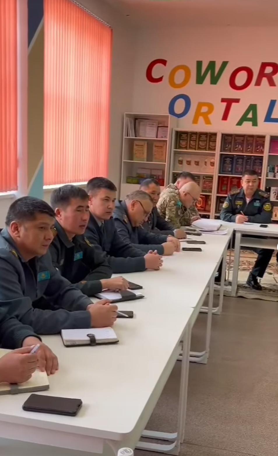 Алғашқы әскери және технологиялық дайындық пәнінің әдістемелік бірлестіктің жетекшілерінің отырысы.