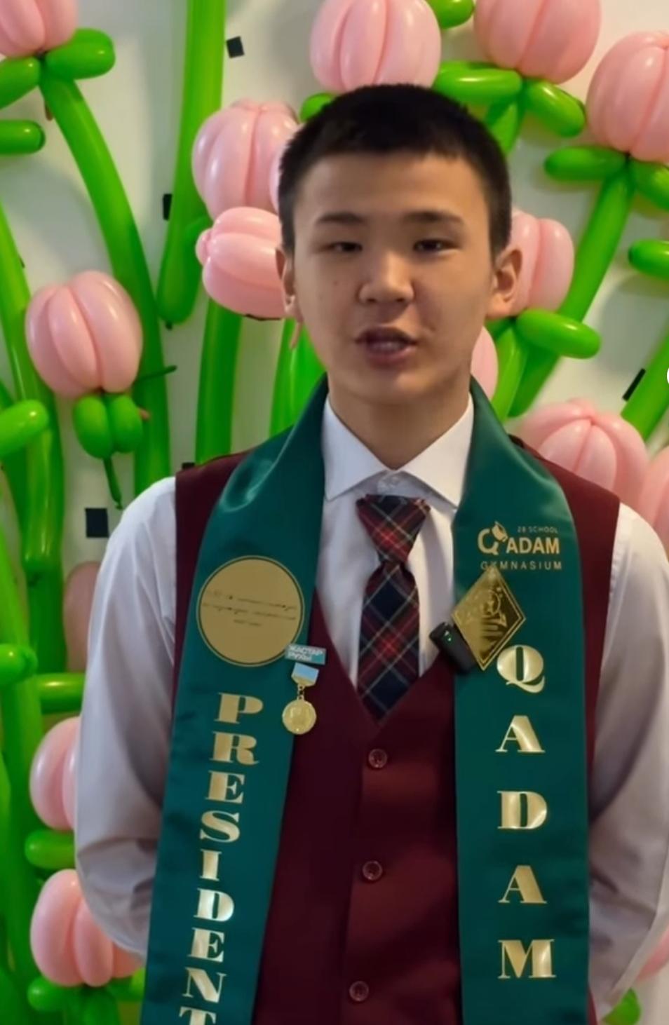 28 мектеп-гимназиясының Өзін-өзі басқару ұйымы барша  ұстаздарды, аяулы аналарды және мектептің ардақты аруларын 8 Наурыз – Халықаралық әйелдер күнімен шын жүректен құттықтайды!