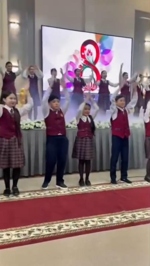 «Анамен өмір әдемі» мерекелік концерт