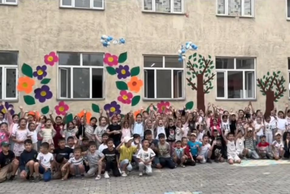 "Менің бақытты Отаным" атты асфальтқа сурет салу
